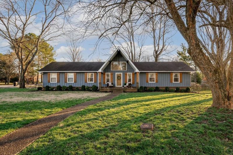 2133 Twin Feather Dr, Murfreesboro, TN 37129