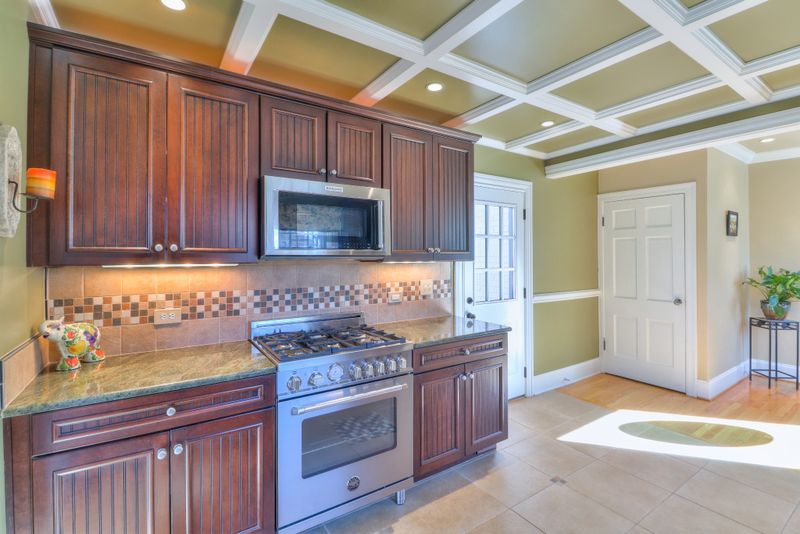 122 Spring Valley Rd, Nashville, TN 37214