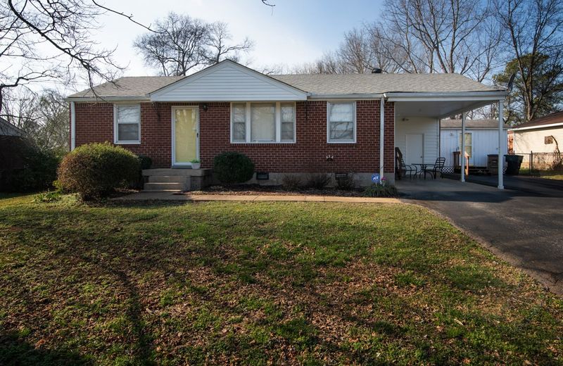 4907 Madeline Dr, Nashville, TN 37211