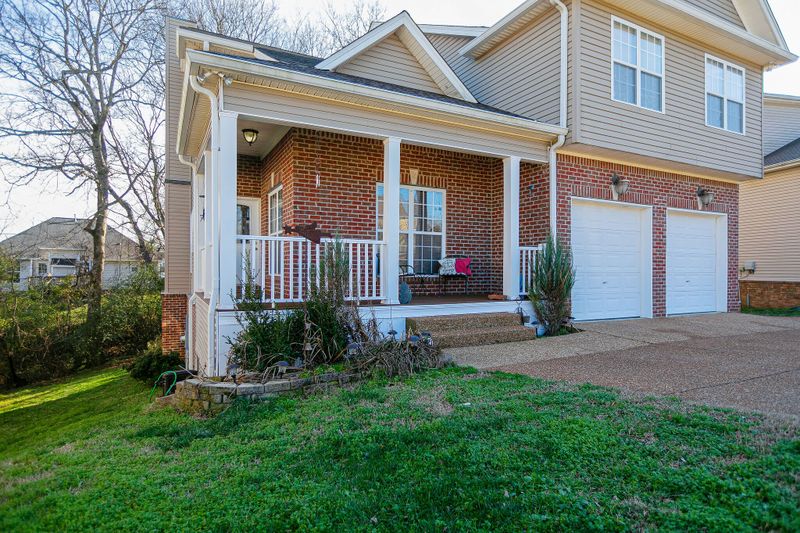 2104 Ieper Dr, Spring Hill, TN 37174