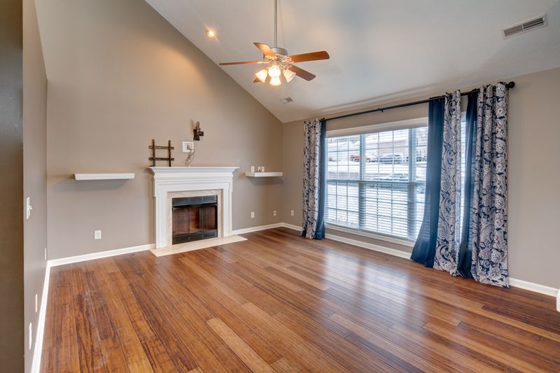 102 N Carson Ct, White House, TN 37188