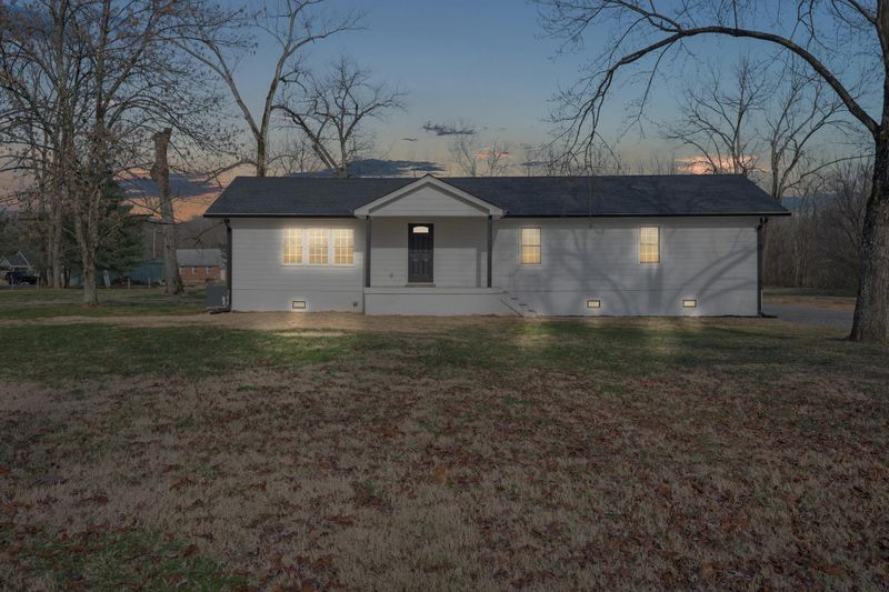 1003 Sandy Valley Rd, Hendersonville, TN 37075