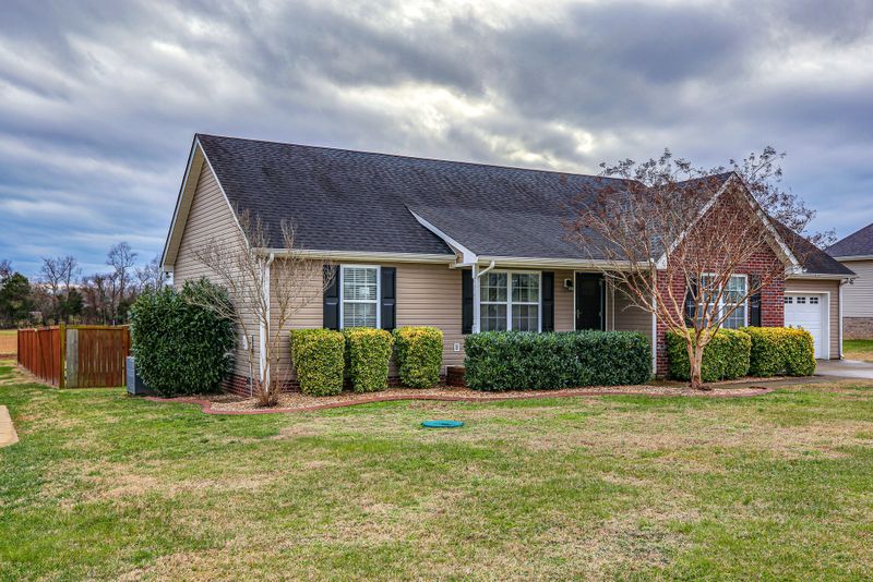1229 Crescent Ridge Dr, Murfreesboro, TN 37128