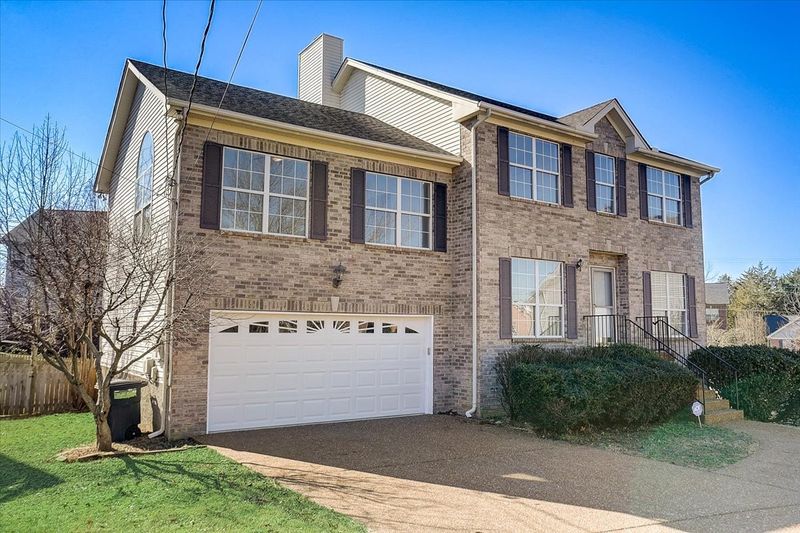 104 W Harbor Ct, Hendersonville, TN 37075