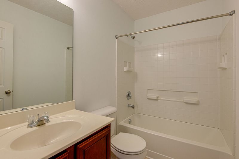 1102 Thorncrest Rd, Nashville, TN 37211