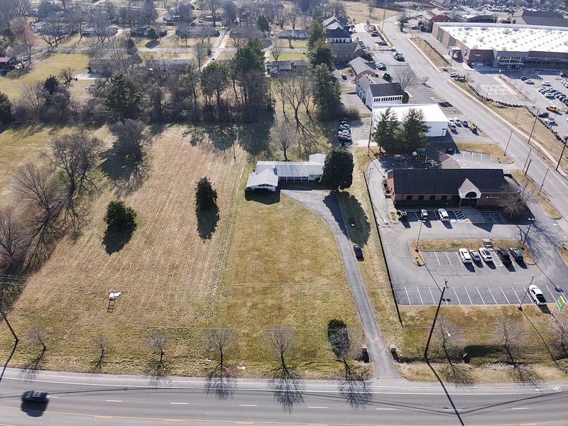 281 E Main St, Hendersonville, TN 37075