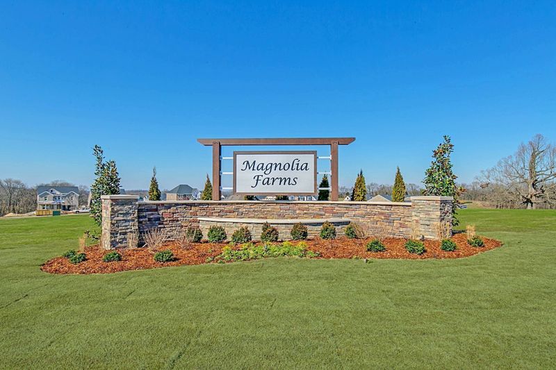 2057 Elk Springs Dr, Hermitage, TN 37076