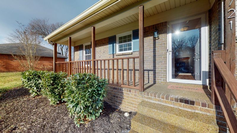 1721 Ridgemere Ct, Hermitage, TN 37076