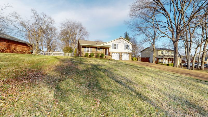 1721 Ridgemere Ct, Hermitage, TN 37076