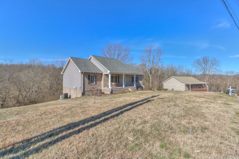 121 Gibbs Landing Dr, Carthage, TN 37030