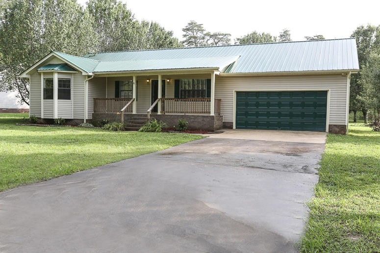 1093 Gulch Rd, Trenton, GA 30752