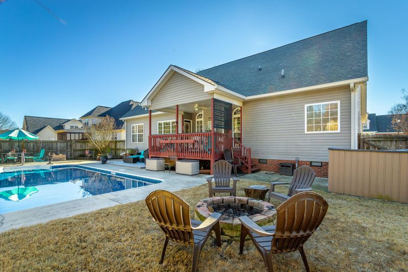 241 Rock Creek Trl, Ringgold, GA 30736