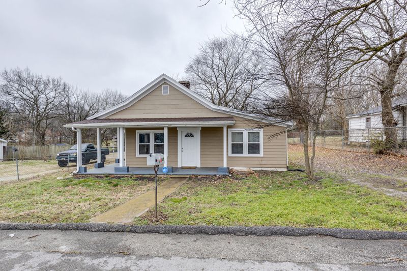 206 E 14th St, Columbia, TN 38401