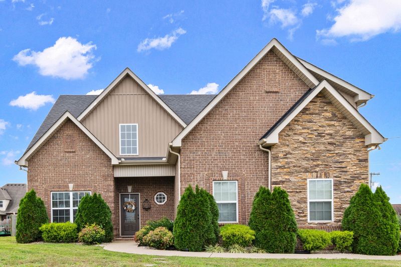 1017 Brokencreek Ln, Murfreesboro, TN 37129