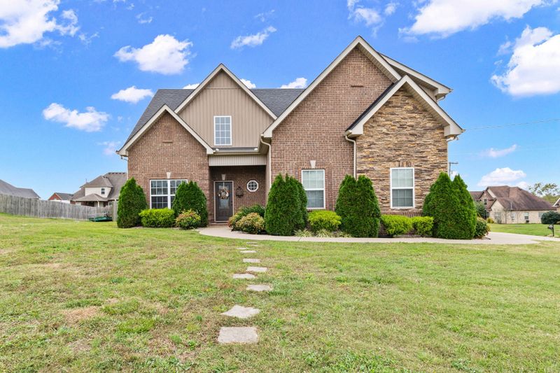 1017 Brokencreek Ln, Murfreesboro, TN 37129