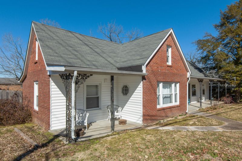 308 Center Ave, Dickson, TN 37055