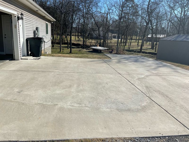893 Douglas Ln, Gallatin, TN 37066