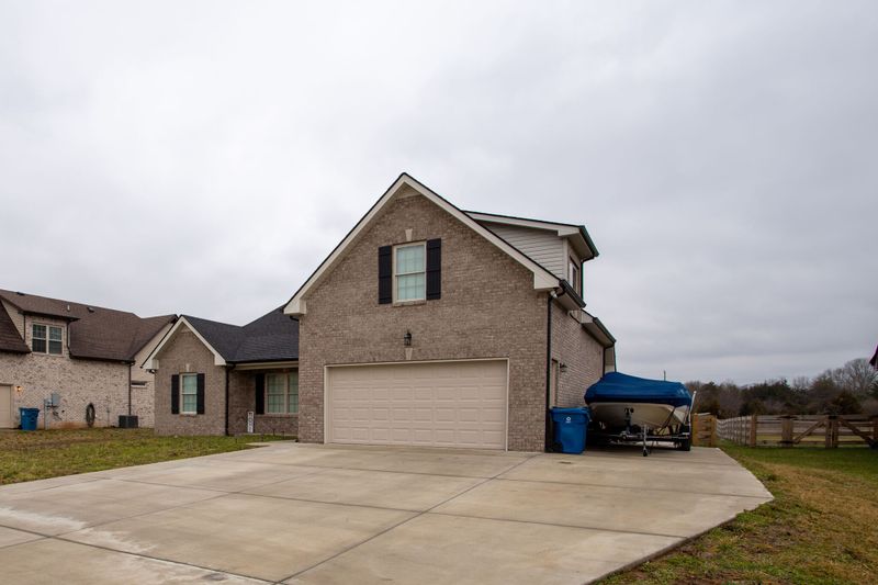 2913 Dusenburg Dr, Christiana, TN 37037