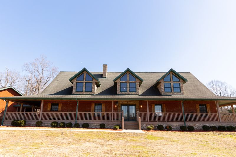 1320 Redbud Ln, Columbia, TN 38401
