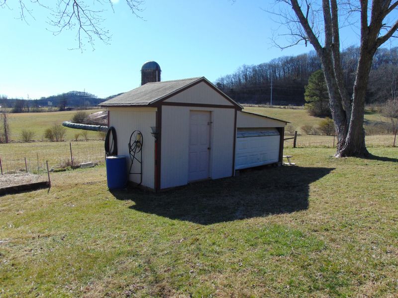 207 Bellevue Dr, Mount Pleasant, TN 38474