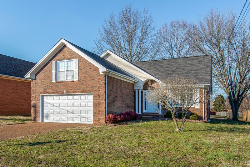 4829 Honey Grove Dr, Antioch, TN 37013