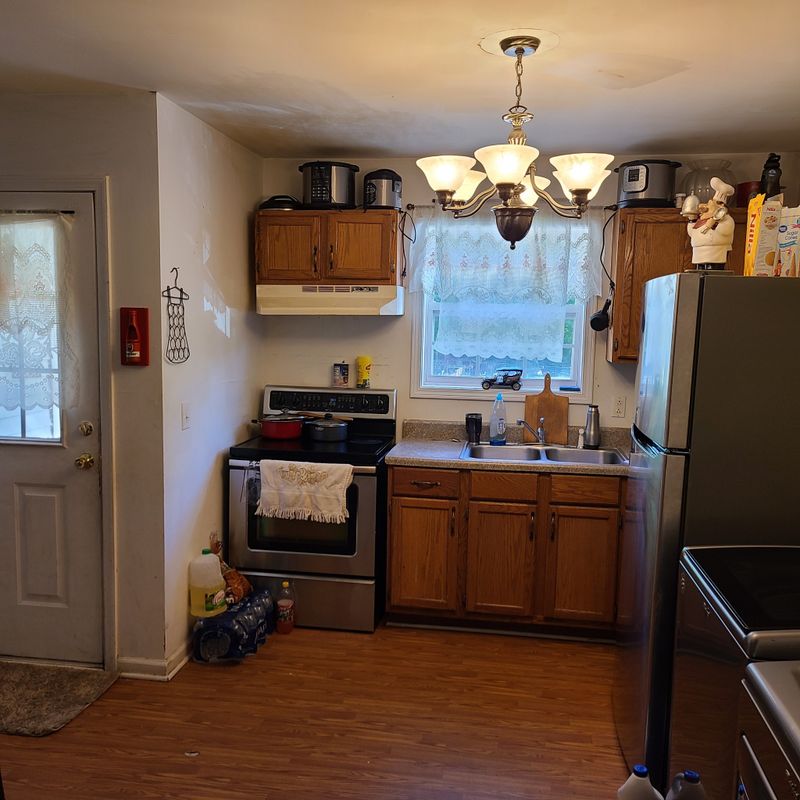 615 5th Ave E, Springfield, TN 37172