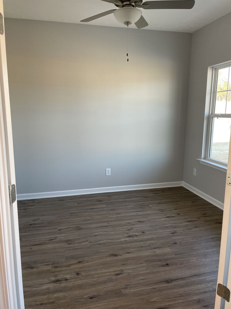 606 Minerva Dr, La Vergne, TN 37086