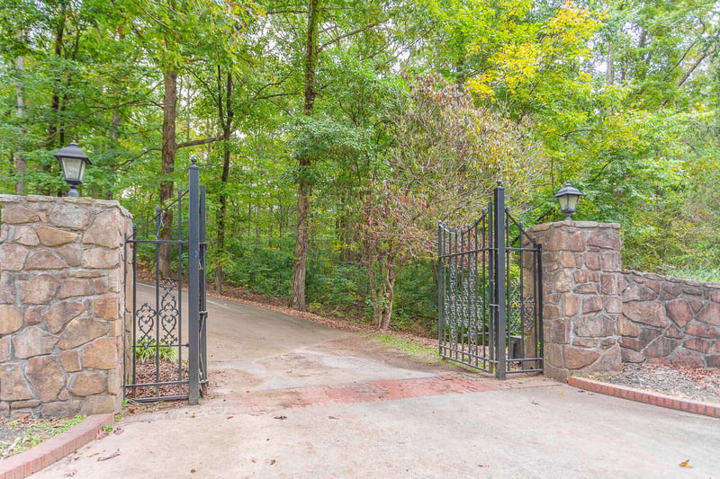 2050 Ne Lake Francis Rd, Dalton, GA 30721