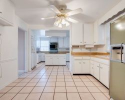 685 Harding Pl, Nashville, TN 37211