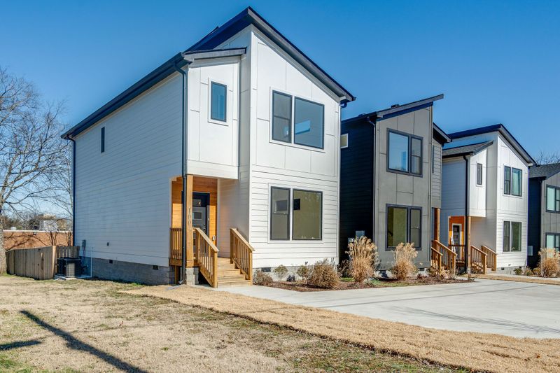 100 Shields Ln, Madison, TN 37115