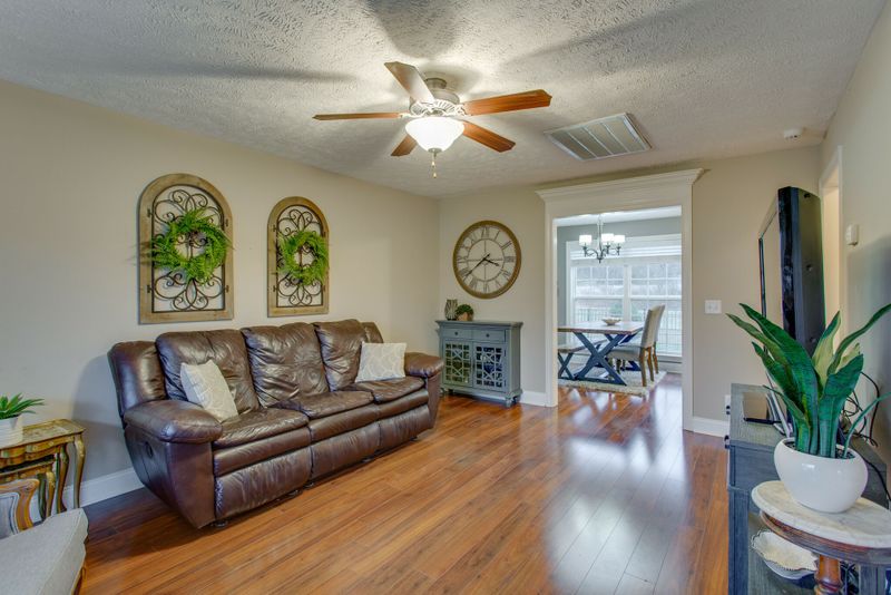 136 Drema Ct, Murfreesboro, TN 37127
