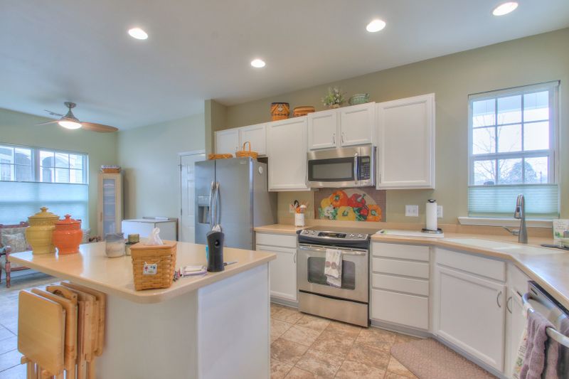 242 Old Towne Dr, Mount Juliet, TN 37122