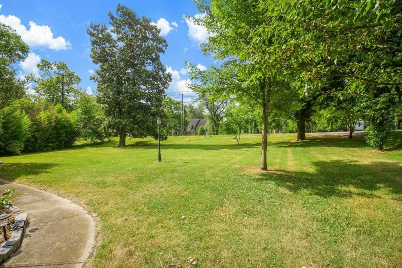 930 Battery Ln, Nashville, TN 37220