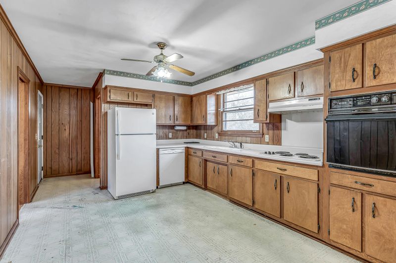 1627 Pawnee Trl, Madison, TN 37115