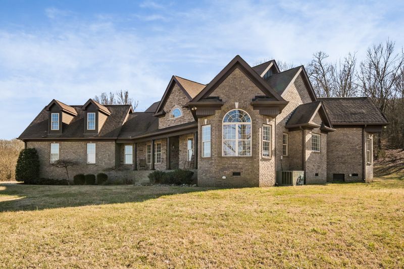 698 Dillon Rd, Milton, TN 37118