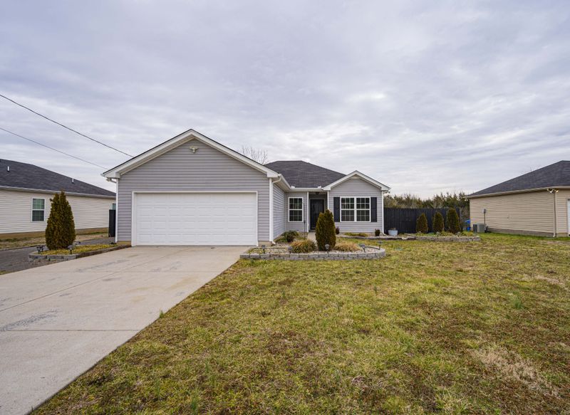 1313 Bairdscorner Dr, Murfreesboro, TN 37130