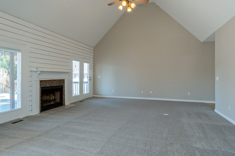 1006 Matheus Dr, Murfreesboro, TN 37128