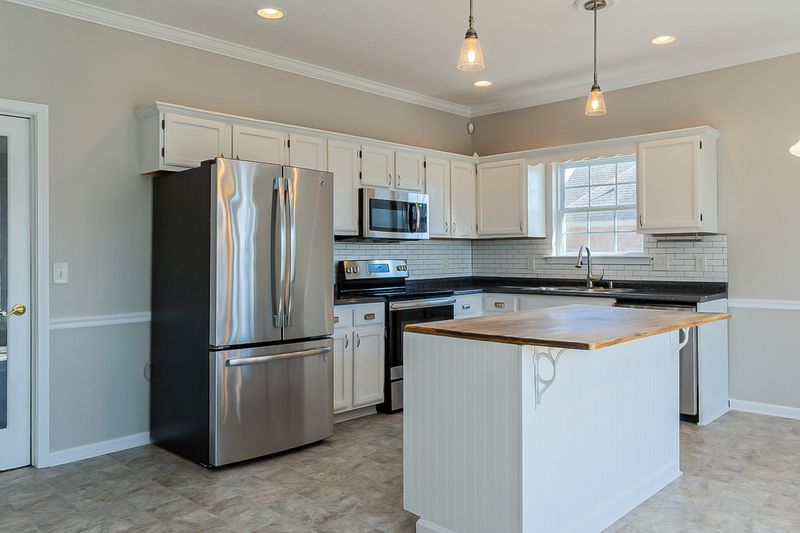 1006 Matheus Dr, Murfreesboro, TN 37128