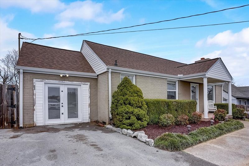 2404 Maplecrest Dr, Nashville, TN 37214