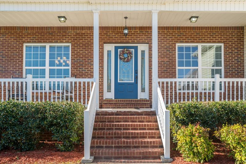 225 Kailors Cove Cir, Ringgold, GA 30736