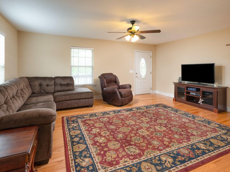 218 Hunter Trl, Trenton, GA 30752