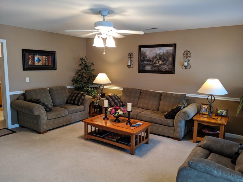 94 Flagstone Dr, Rossville, GA 30741