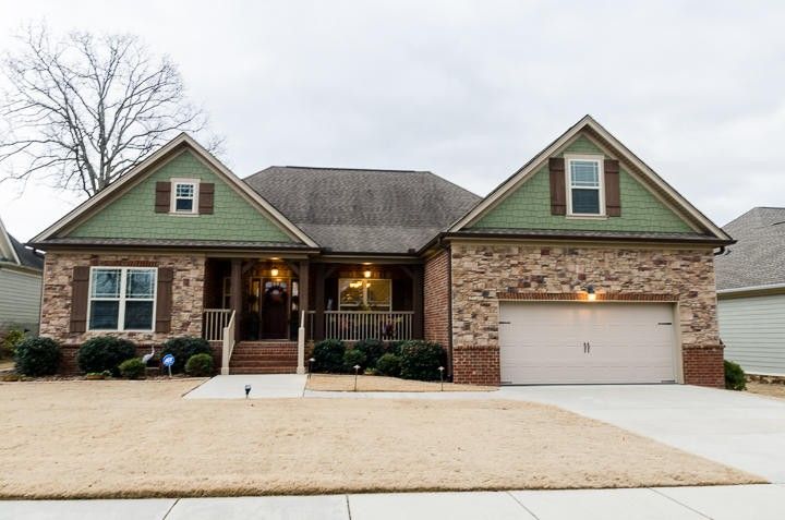 429 Lakeshore Cove Dr, Fort Oglethorpe, GA 30742