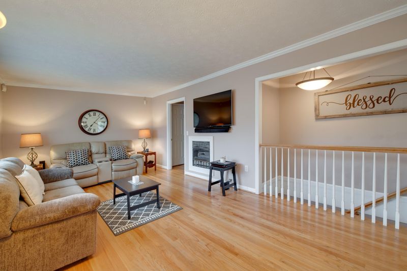 42 Moore Dr, Rossville, GA 30741