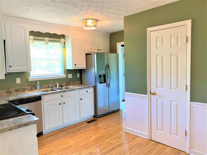 52 Flatstone Dr, La Fayette, GA 30728