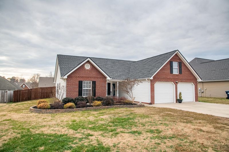 554 Sweet Birch Dr, Rossville, GA 30741