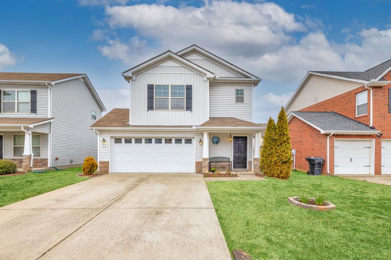 1917 Warmingfield Dr, Murfreesboro, TN 37127