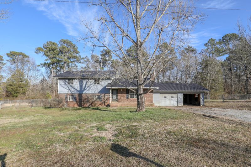 101 Hanshaw Dr, Rock Spring, GA 30739