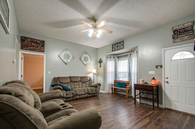 309 Oakland Dr, Dickson, TN 37055