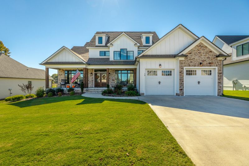34 Pine Lakes Dr, Ringgold, GA 30736